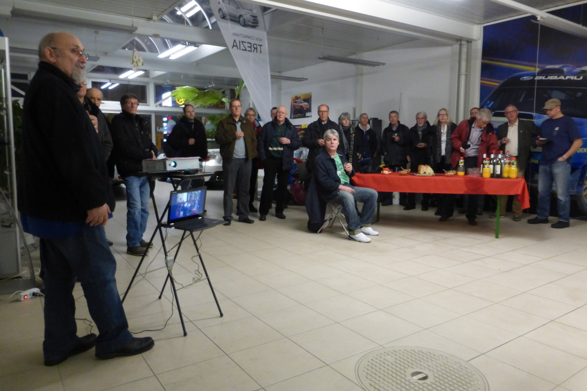 Mit vollem Einsatz: Max Umiker erzählt von seinen Reisen nach Guatemala und von seinem Hilfswerk