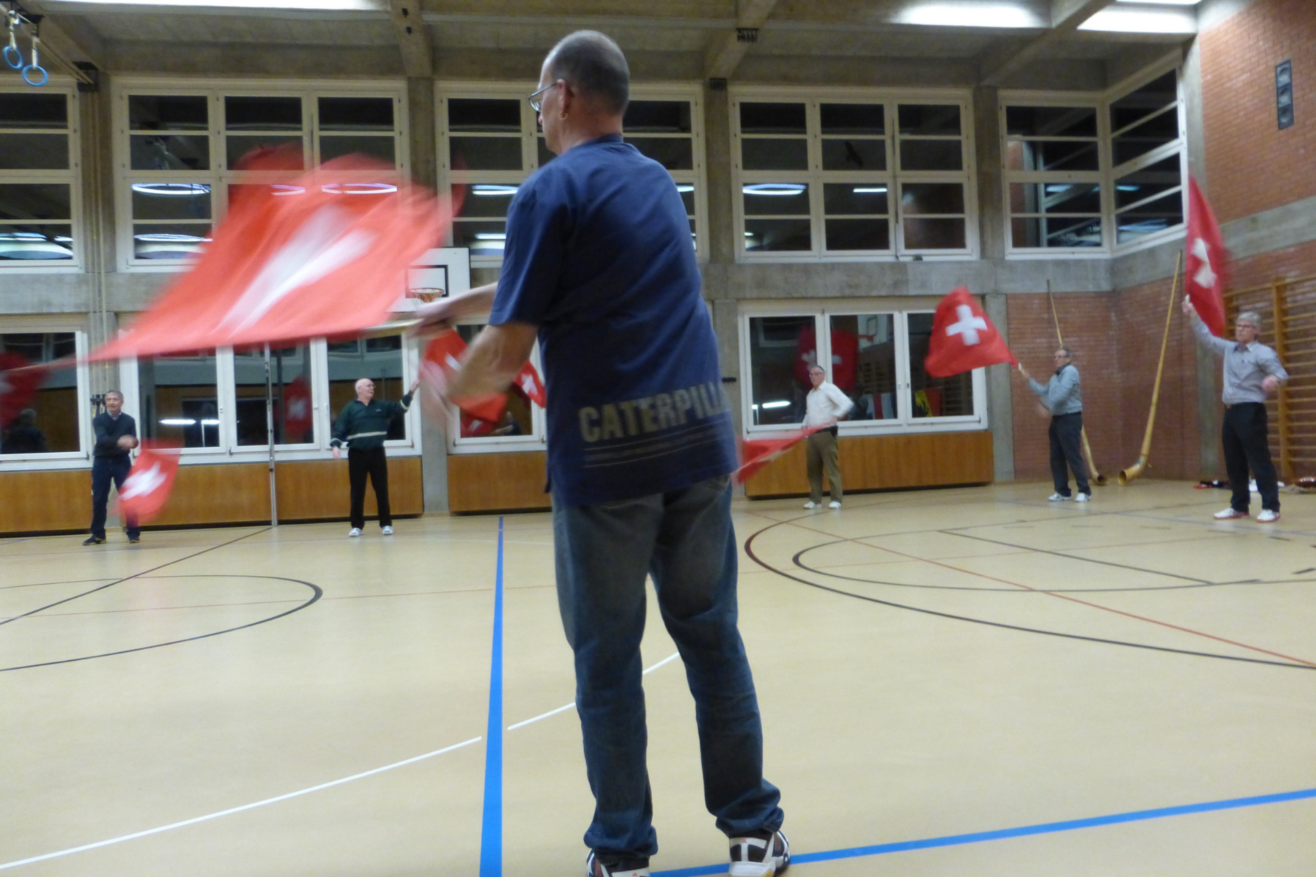 Das sieht so aus, als ob unser Fähnrich hier eine Einführung gibt