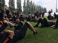 Am Nachmittag Warten auf die zweite Vorführung