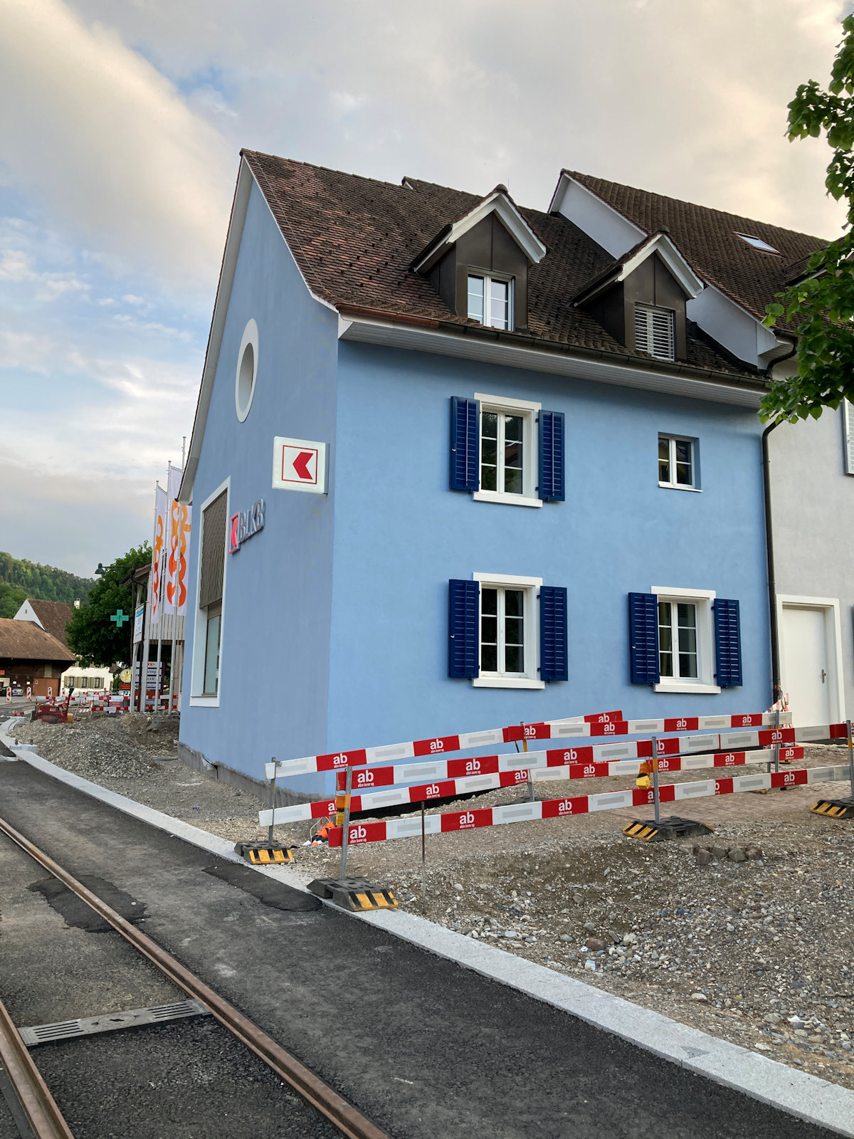 Dieses Gebäude der Kantonalbank musste verkürzt werden