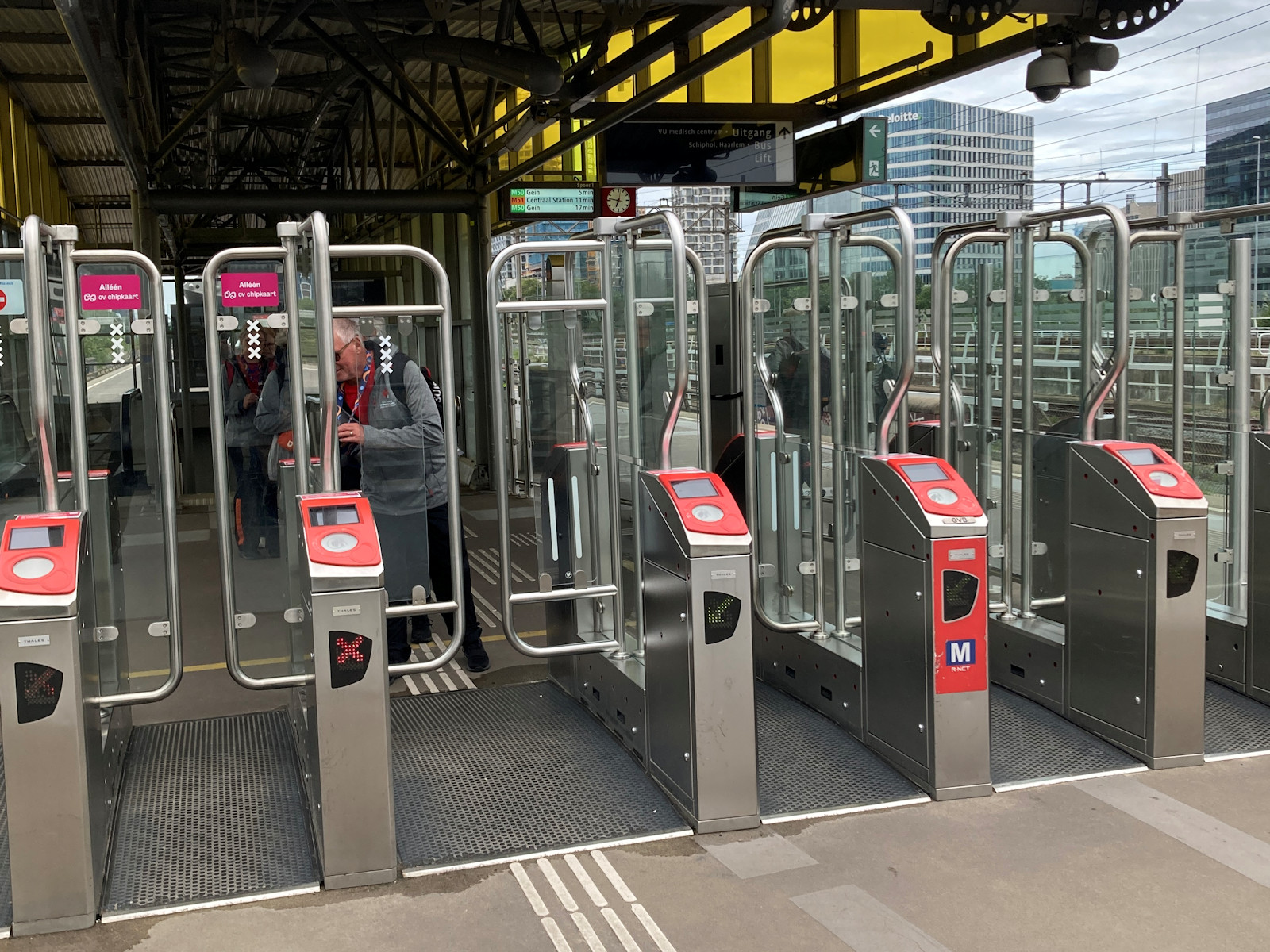 Metro Eingang - dazu gibts ein Video