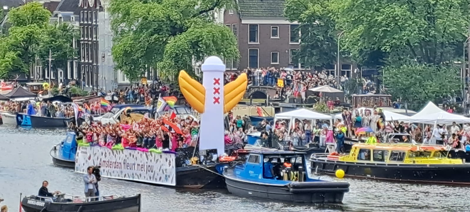 Auch noch in Amsterdam: Pride-Party auf dem Wasser