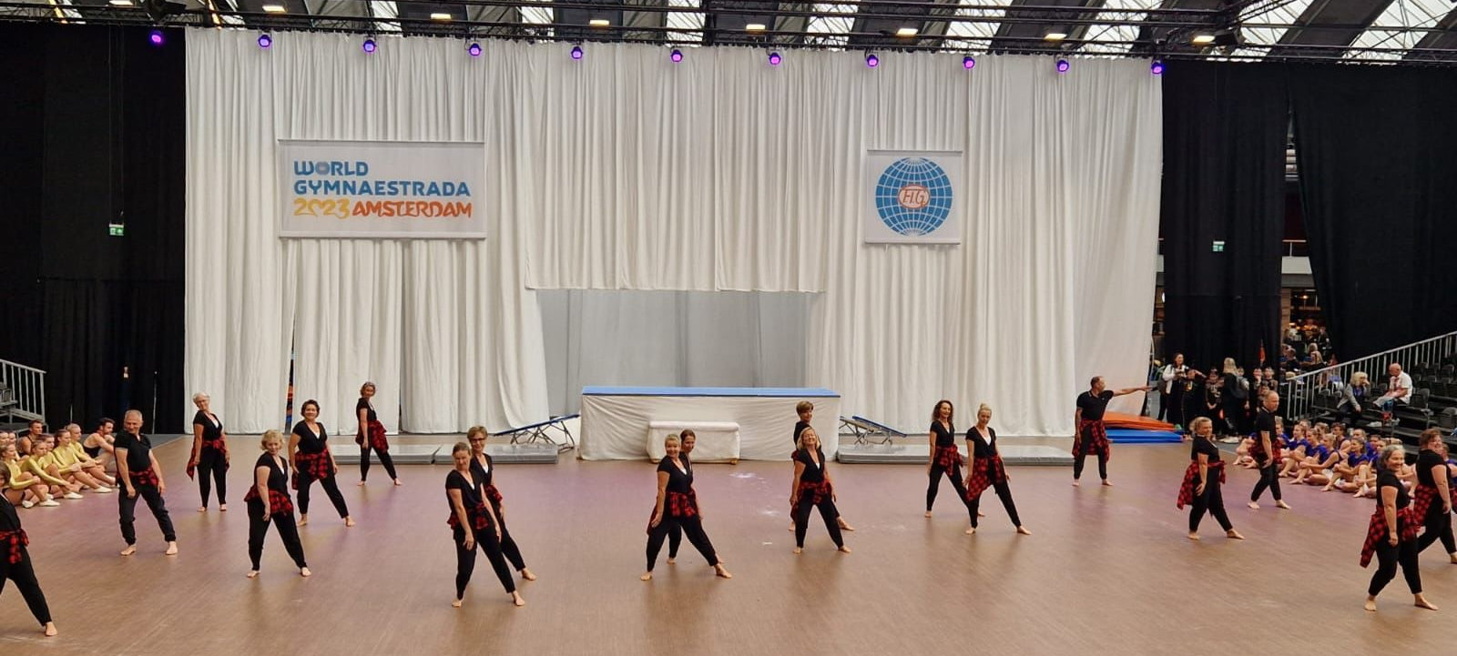 Hallenvorführung Kant. Gruppe (im Block)