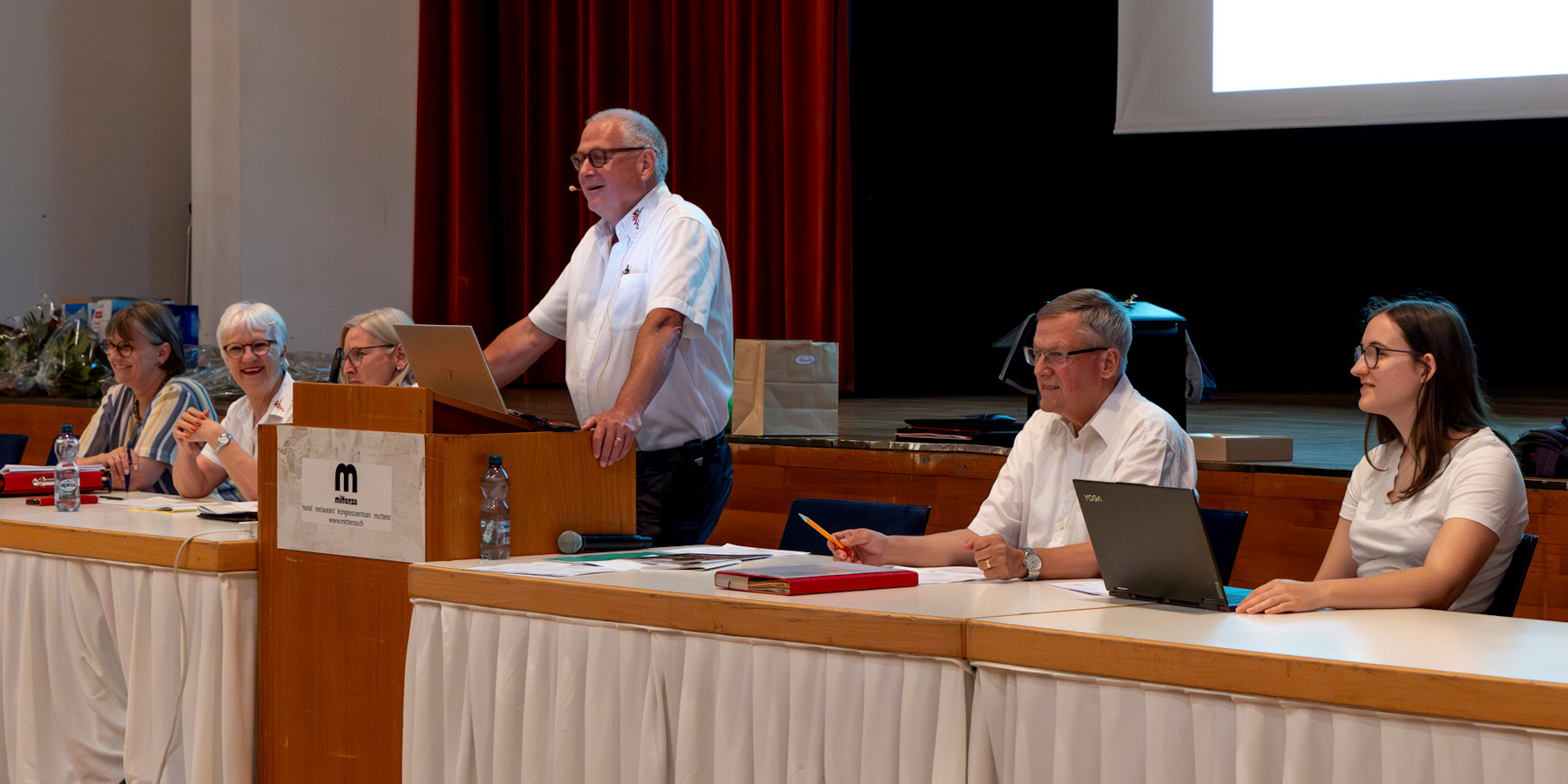 Der Vorstand der Abteilung Turnen: v.l.n.r. Sonja, Vreni, Sandra, Urs-Martin, Bruno und Nina