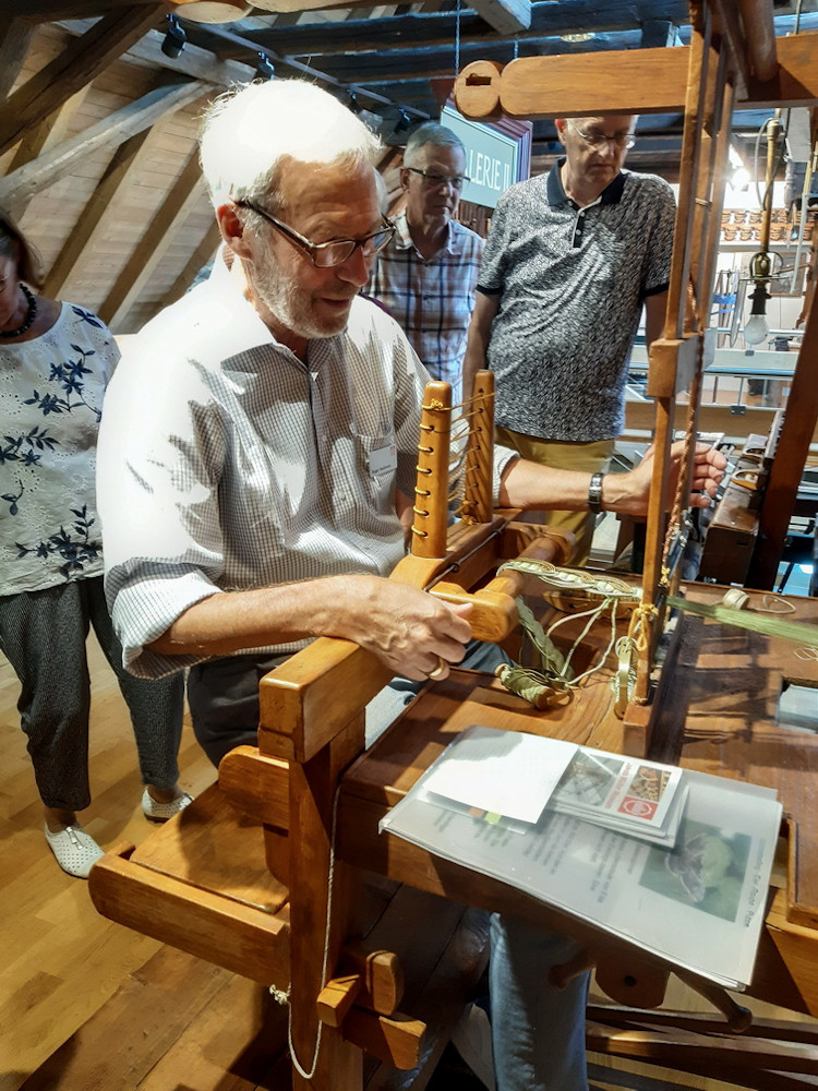 Handwebstuhl aus dem 19. Jhdt., voll funktionsfähig