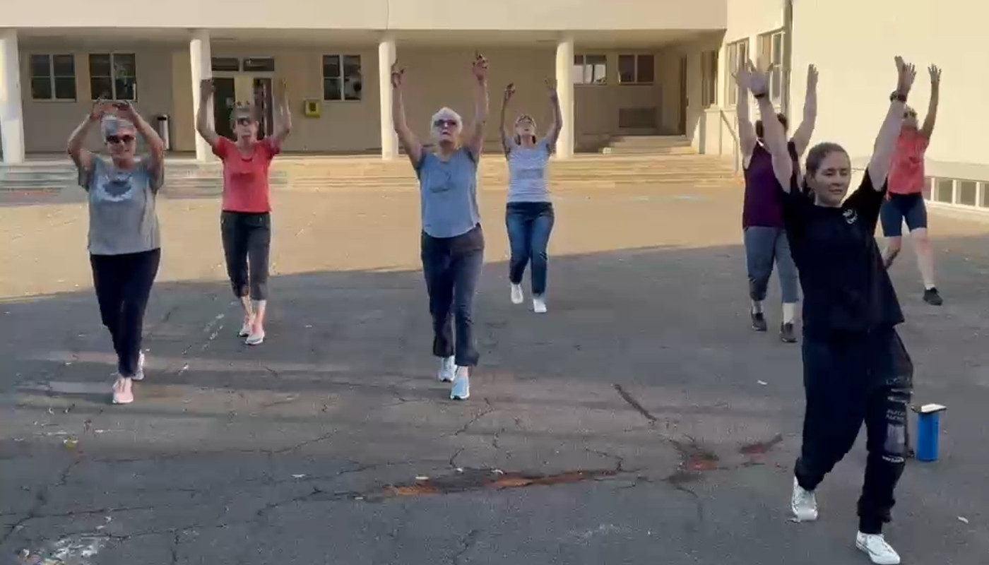 Aurélie mit ihrer Tanzgruppe