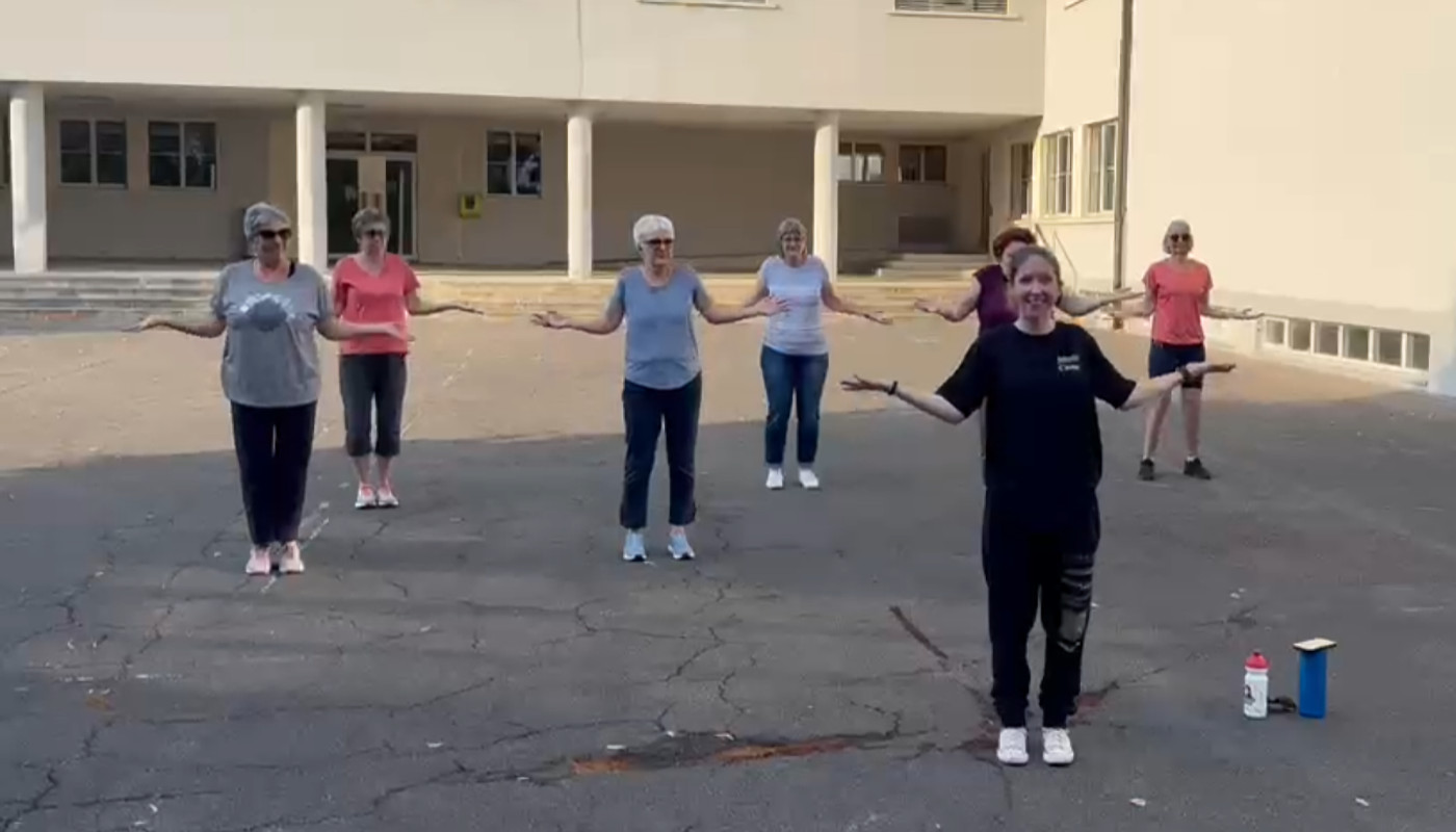 Aurélie mit ihrer Tanzgruppe