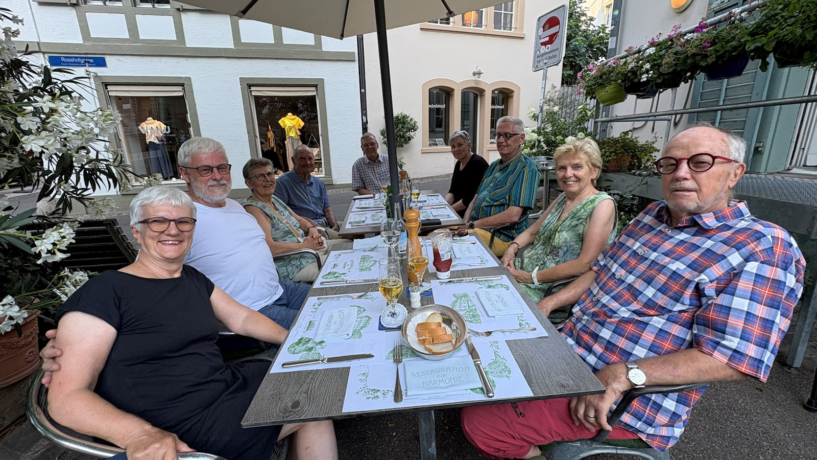 ... und der andere Tisch.