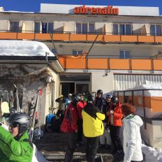 Ankunft im Hotel Adrenalin