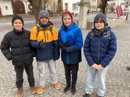 Das Siegerteam der sportlichen Strecke Nilson, Daris, Amar, Elijah voller Zuversicht.