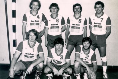 Herren 1, 2. Saison Nat. B 1981/82 v.l.n.r. Stehend: Christoph Lüdin, Andy Stahel, Toni Frey, Marco Capponi; v.l.n.r. kniend: , Roger Stauffiger, Freddy Hörnlimann, Päuli Gysin