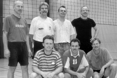 Herren 1, Saison 3. Liga 1998/99 v.l.n.r.stehend: Christian Güntensperger, Georges Schneider, Walti Strub, Christoph Lüdin; v.l.n.r.kniend: Martin Allemann, Marco Capponi, Urs-Peter Stöcklin